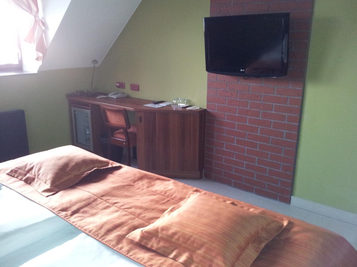 Hotel Vinopa Hustopecze Zewnętrze zdjęcie