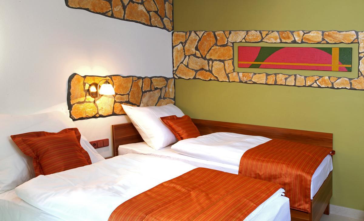 Hotel Vinopa Hustopecze Zewnętrze zdjęcie